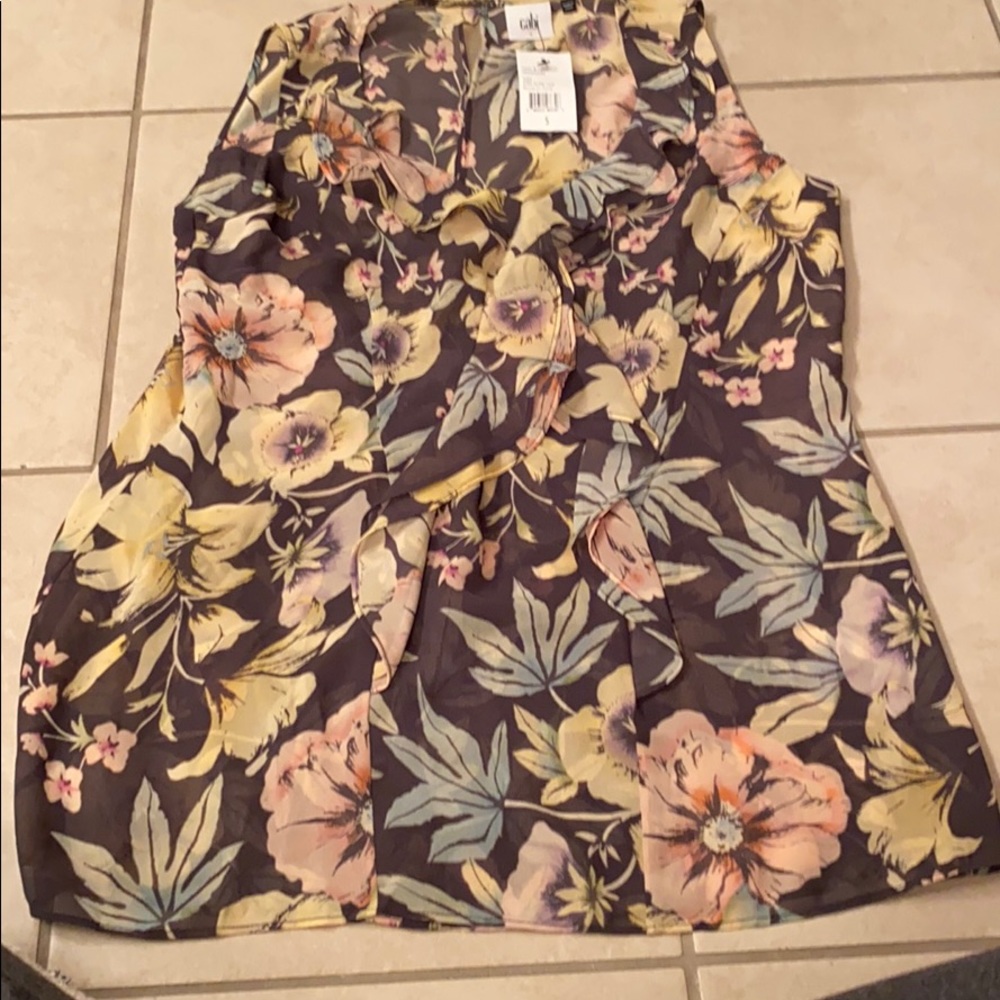 NWT Cabi Ruffle Tank size small - Picture 2 of 8